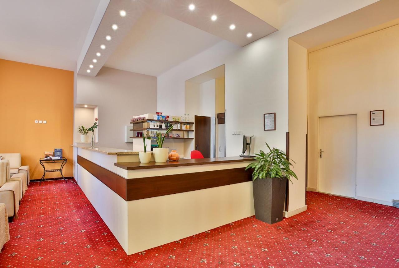 Hotel Tabor Bagian luar foto