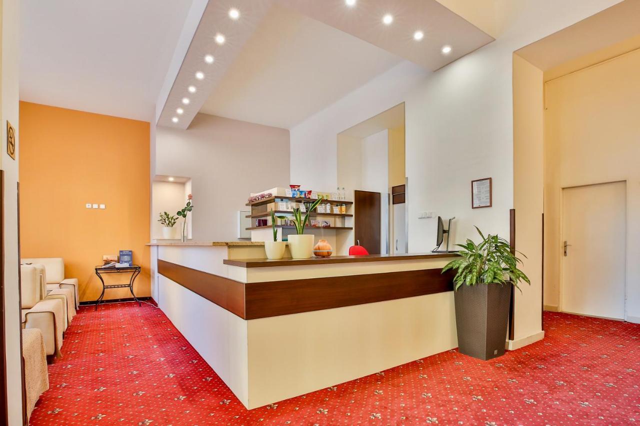 Hotel Tabor Bagian luar foto
