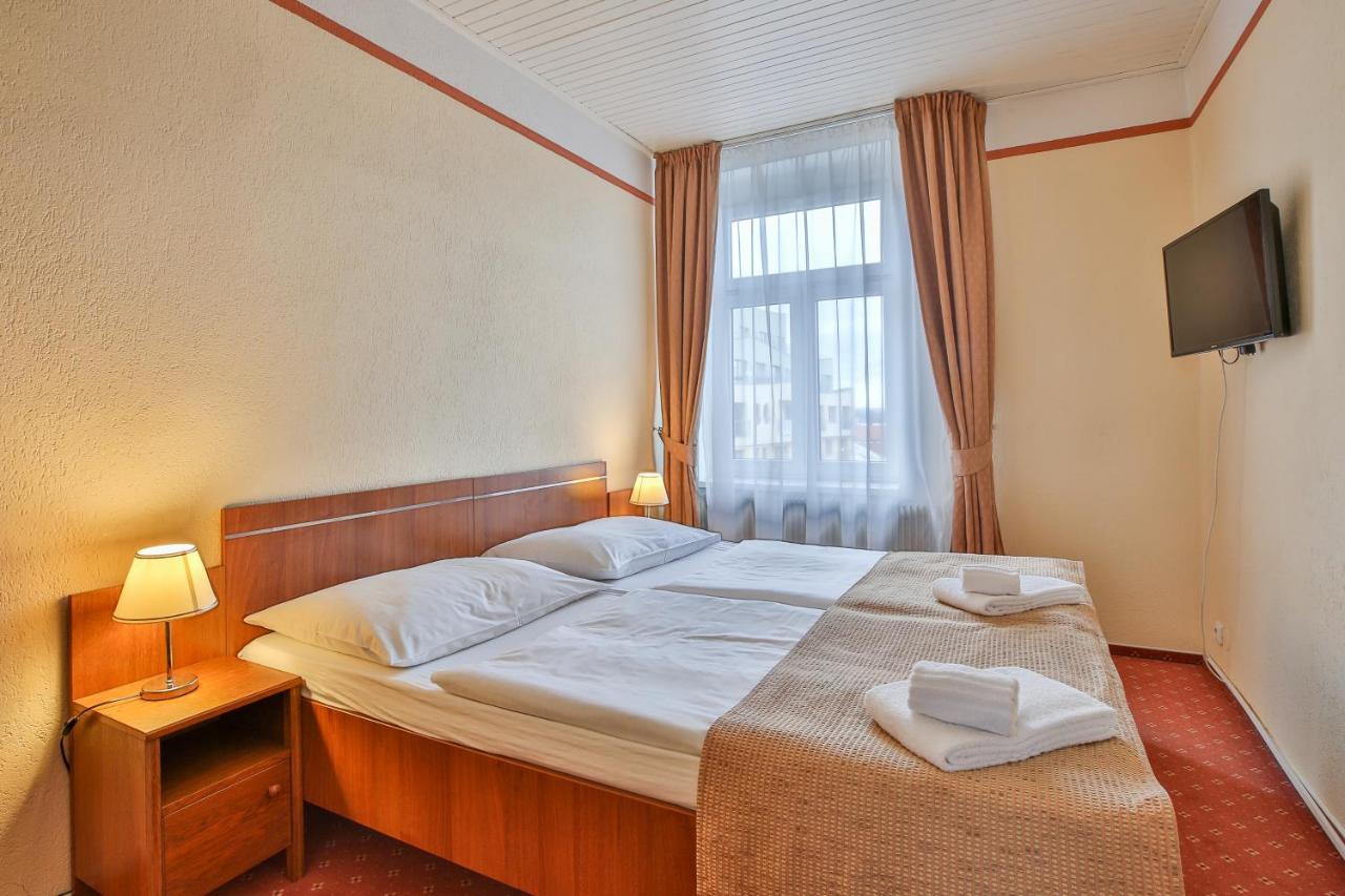Hotel Tabor Bagian luar foto