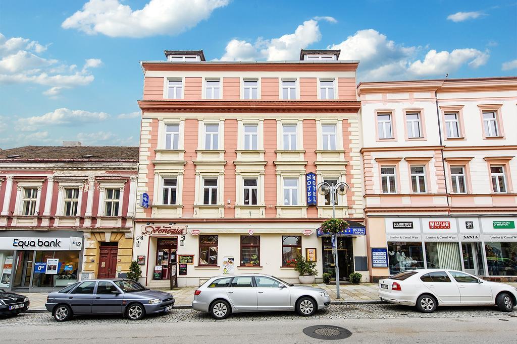 Hotel Tabor Bagian luar foto