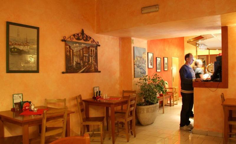 Hotel Tabor Bagian luar foto