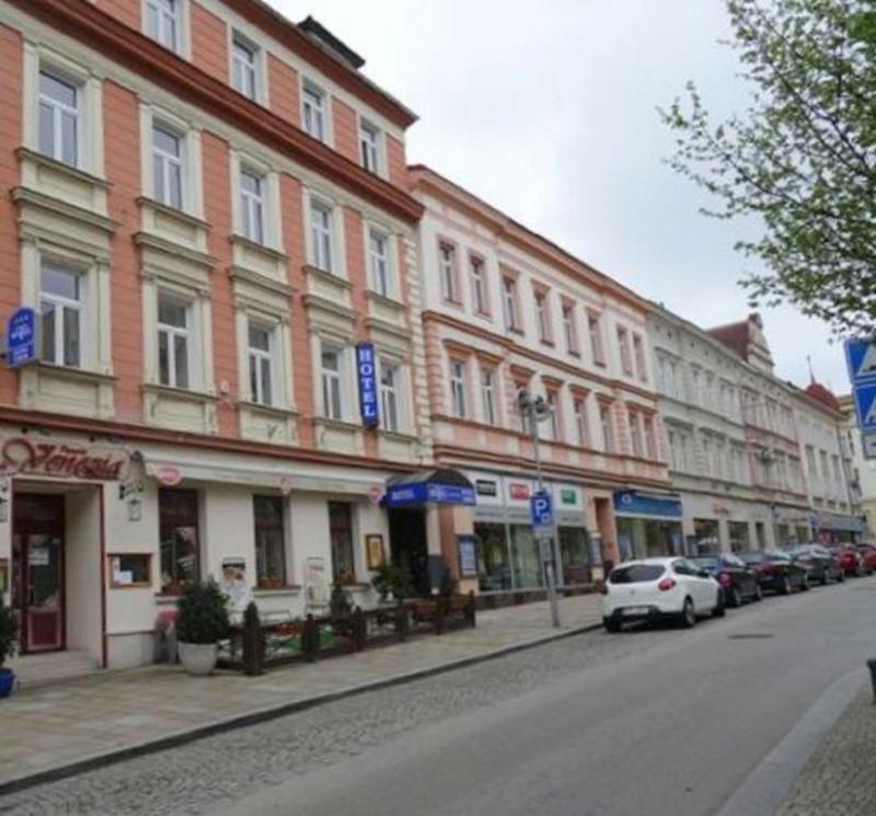 Hotel Tabor Bagian luar foto